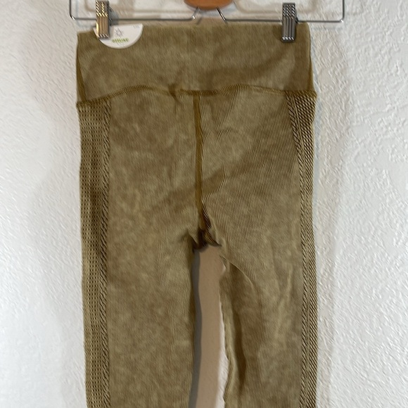 Aerie Offline Big Chill Seamless 7/8 Braided Leggings Size Small NEW - Picture 6 of 15